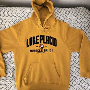 Camp David Lake Placid Miracle On Ice NY Yellow Embroidered Hoodie Sz. Large NWT